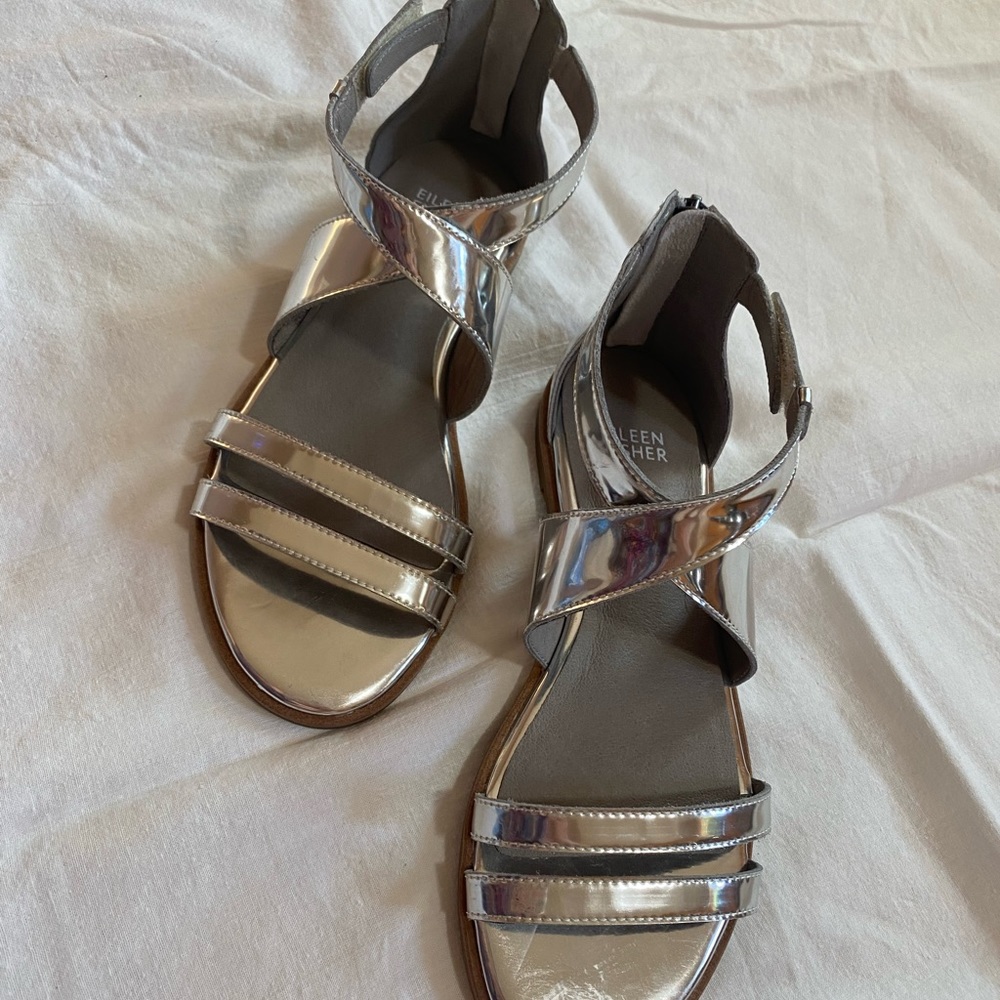 🆕NWOB Eileen Fisher Silver Mirror Metallic Cici Strappy Leather Sandals Size7.5 - Picture 6 of 7